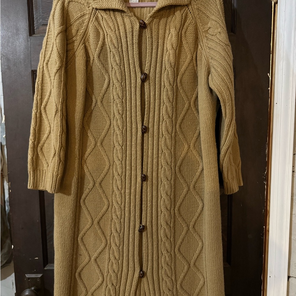 Paraphrase Women’s 50% wool Cable Knit Cardigan
